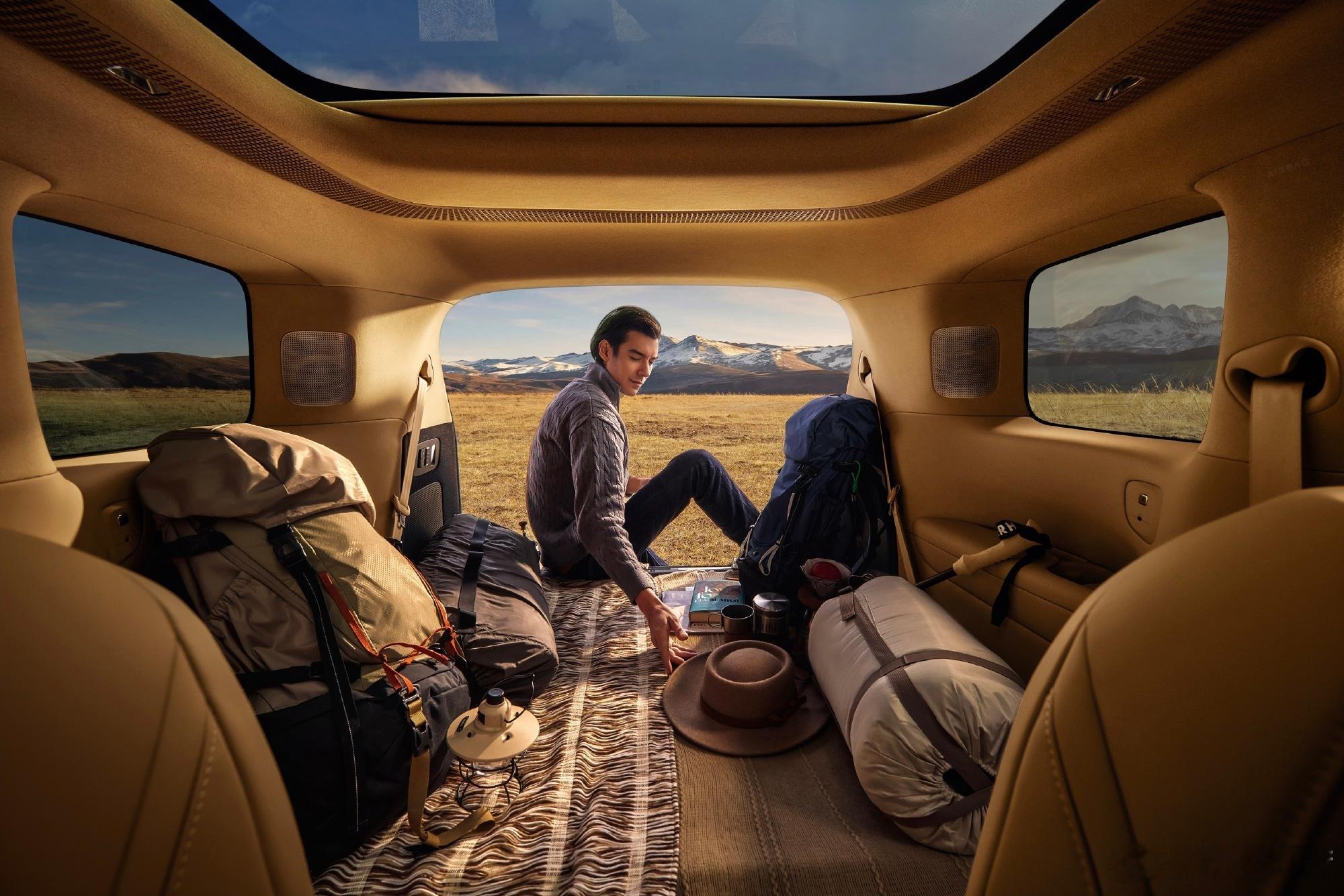 从空间上来看。小鹏GX 是不是有小鹏G9+小鹏X9的感觉？1年来，9系SUV的旗