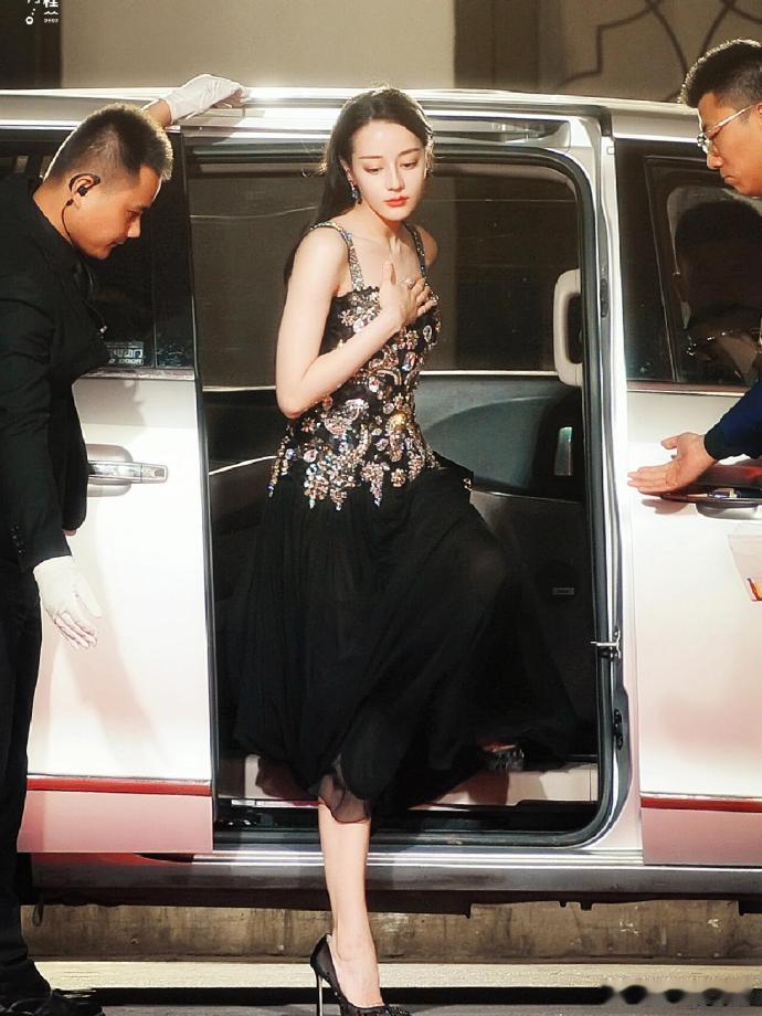 内娱教科书级下车名场面内娱教科书级下车名场面诚不欺人，每个明星的下车名场面都各有