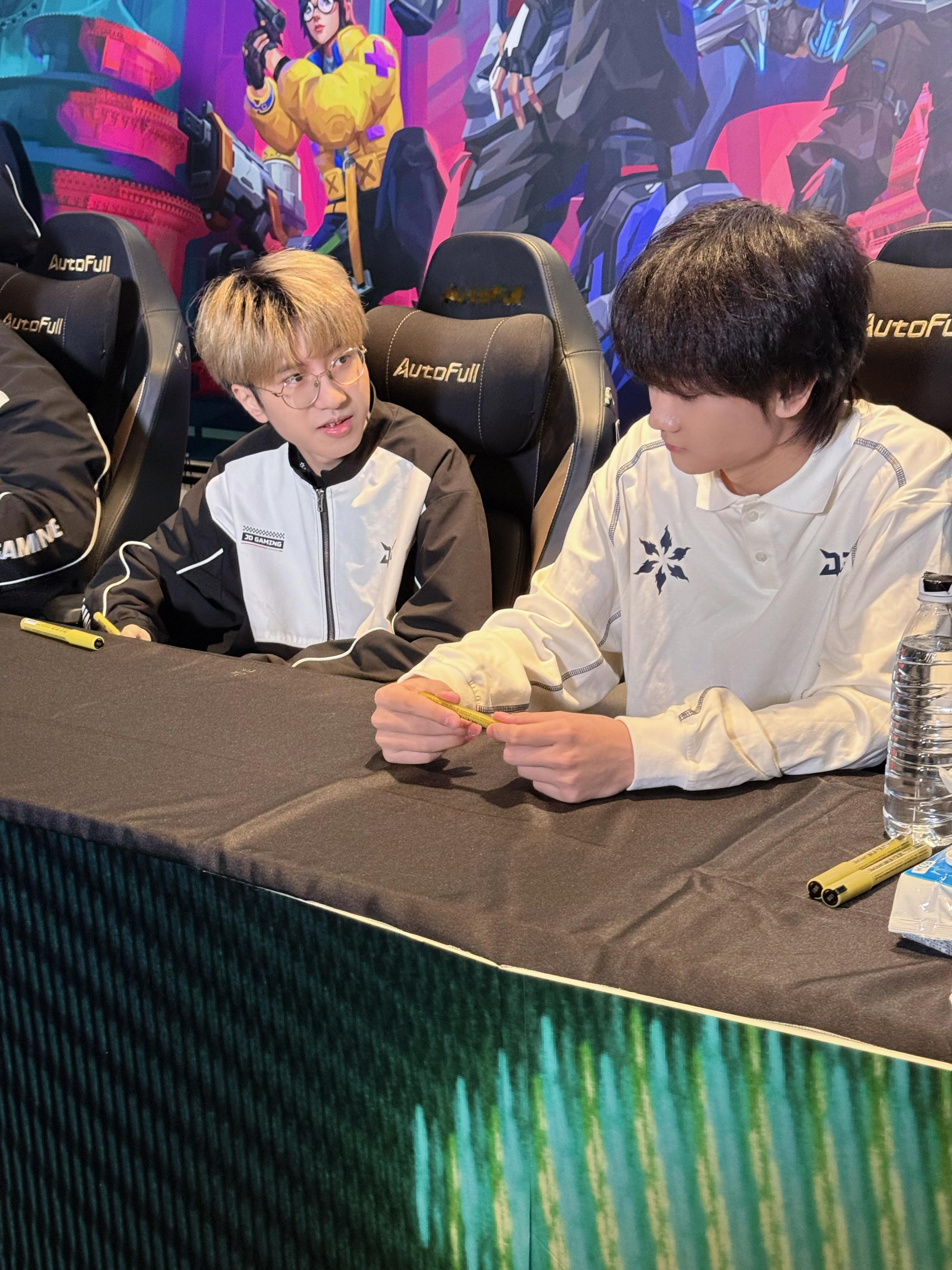 一条plog告别五月 鲜活的、热烈的、肆意的。京京喳喳JDG无畏契约