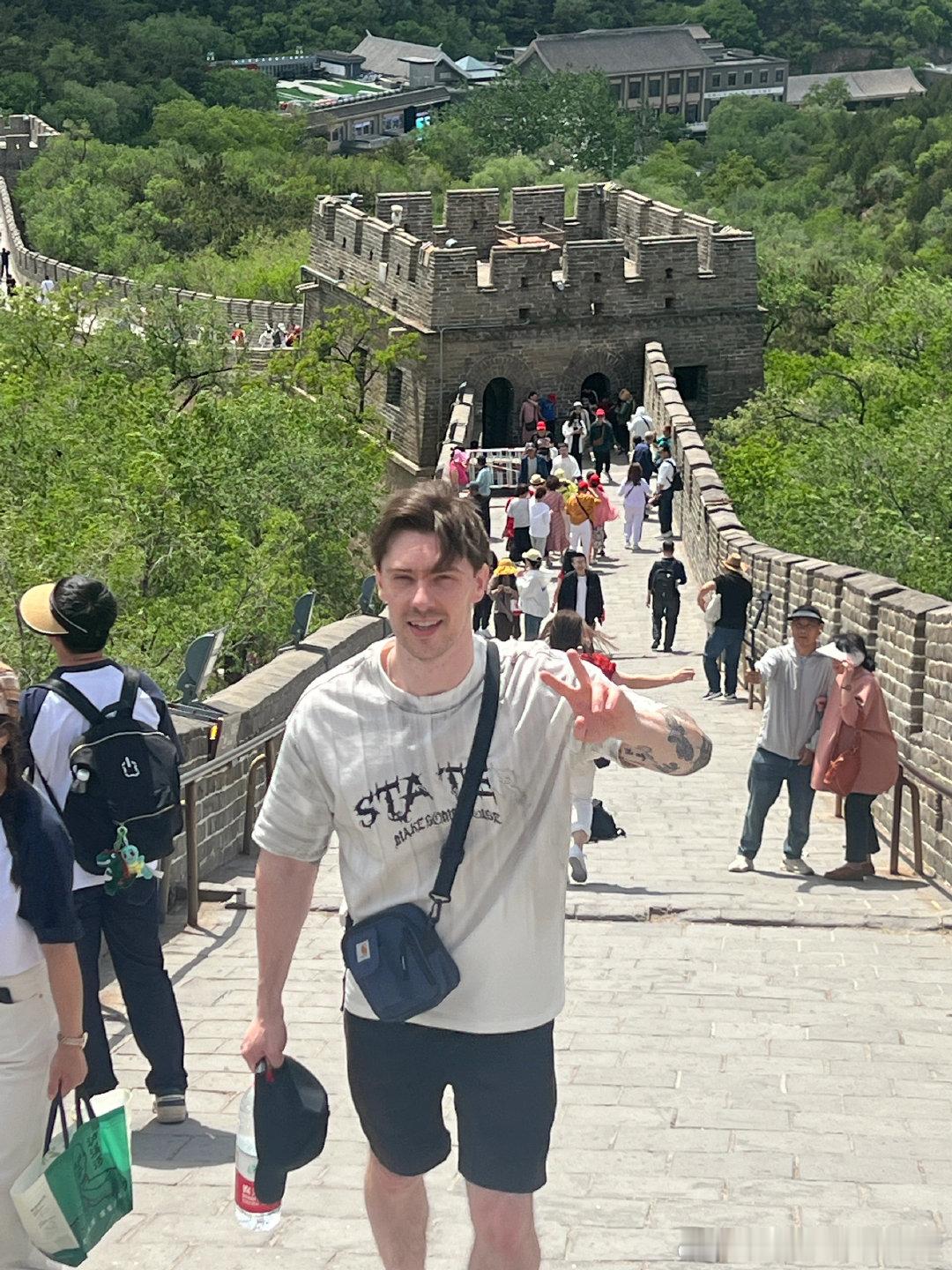 #老外对中国的开发不足1%#中国地大物博，尤其是一些历史文化的景区观赏，能够在其