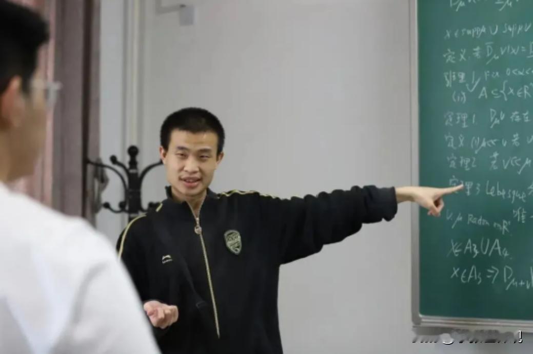 韦神，官宣了！2月1日，学术圈传来大好消息，北大数学科学学院，官宣一个重磅消息—