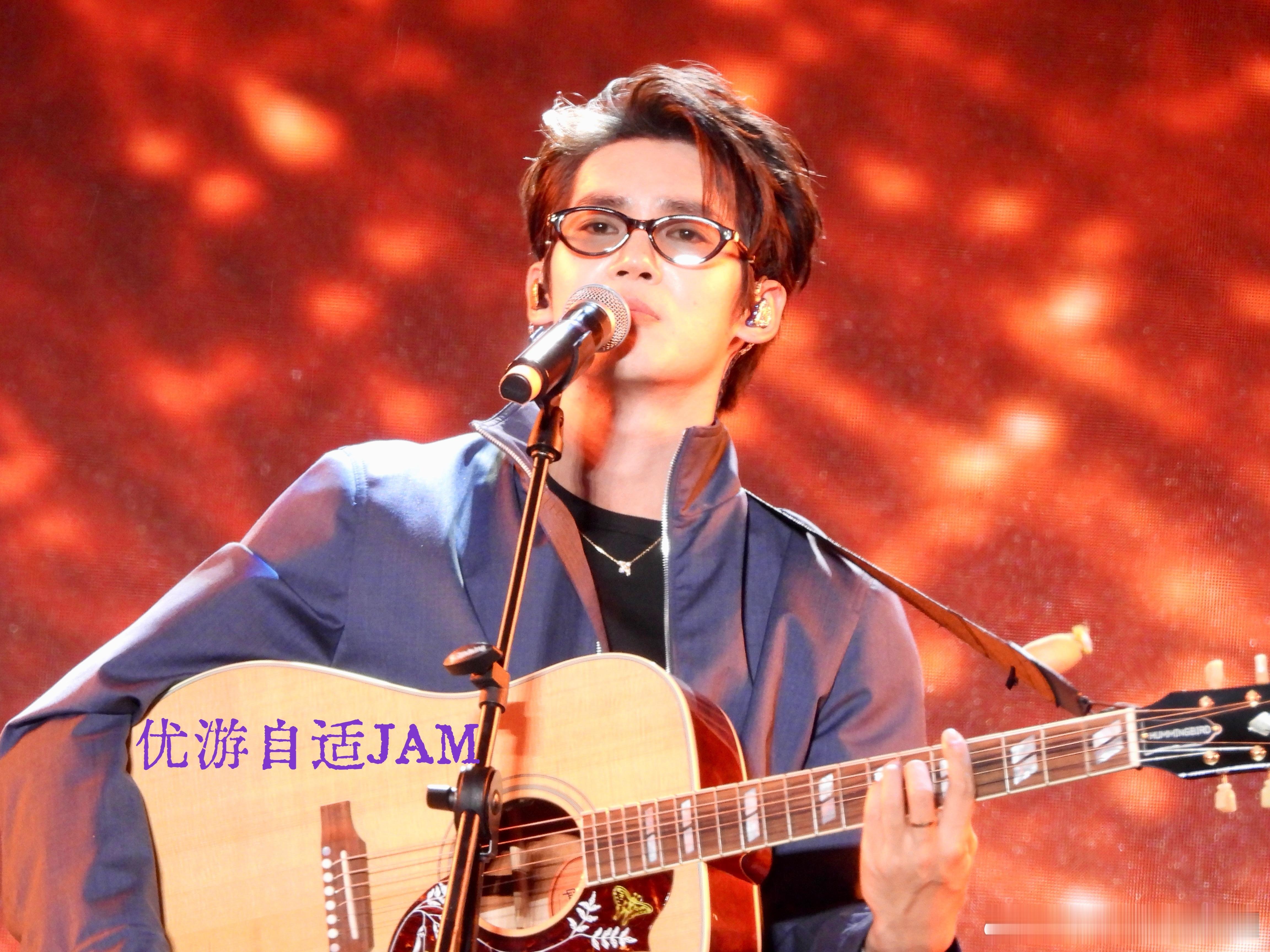 于适yosh[超话]于适沈阳泡泡岛音乐节适界那么大 人生淋过最大的一场雨就是来听