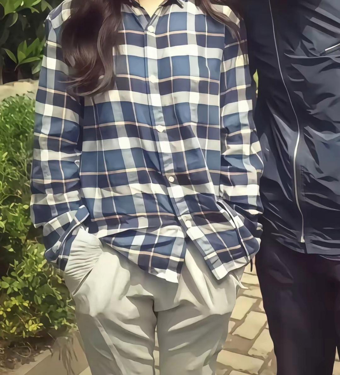 要是遮住脸，完全就是木讷的直男穿搭 ​​​