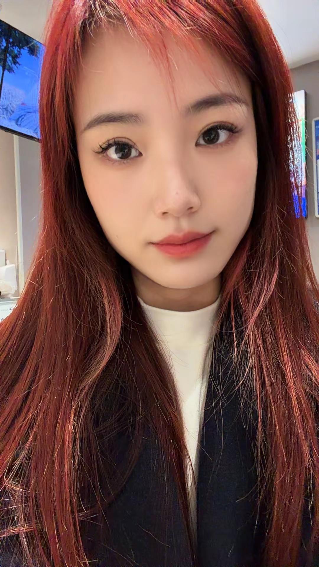 喜欢笑的人不一定快乐！但喜欢看你笑的人，一定希望你快乐！！！