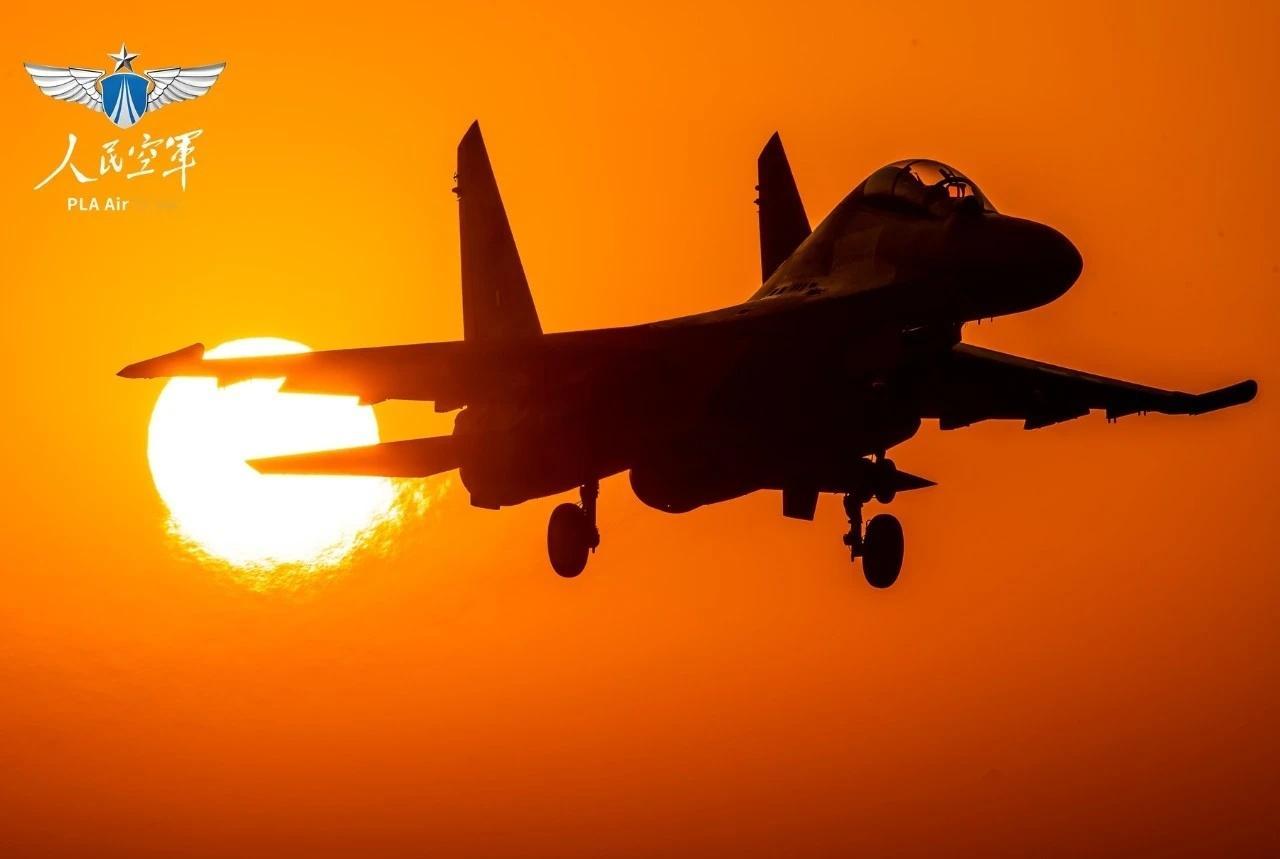 空军某基地歼-16好图，杨军摄烽火问鼎计划制胜空天