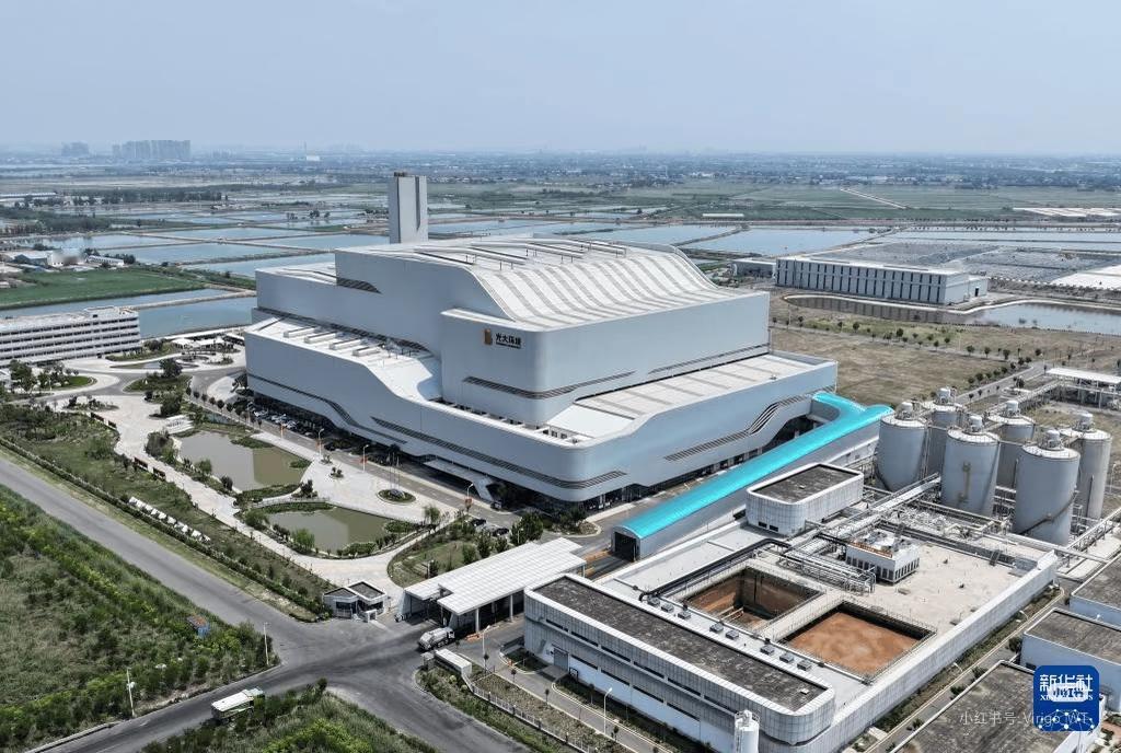 之前看過新聞說考慮香港的垃圾運去深圳燒，现在垃圾值钱了，原來真的可能