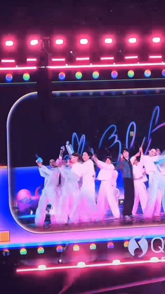 巅峰之夜王俊凯ending比心太可爱了