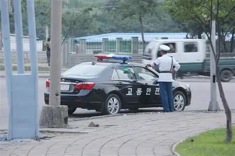 朝鲜交警警车