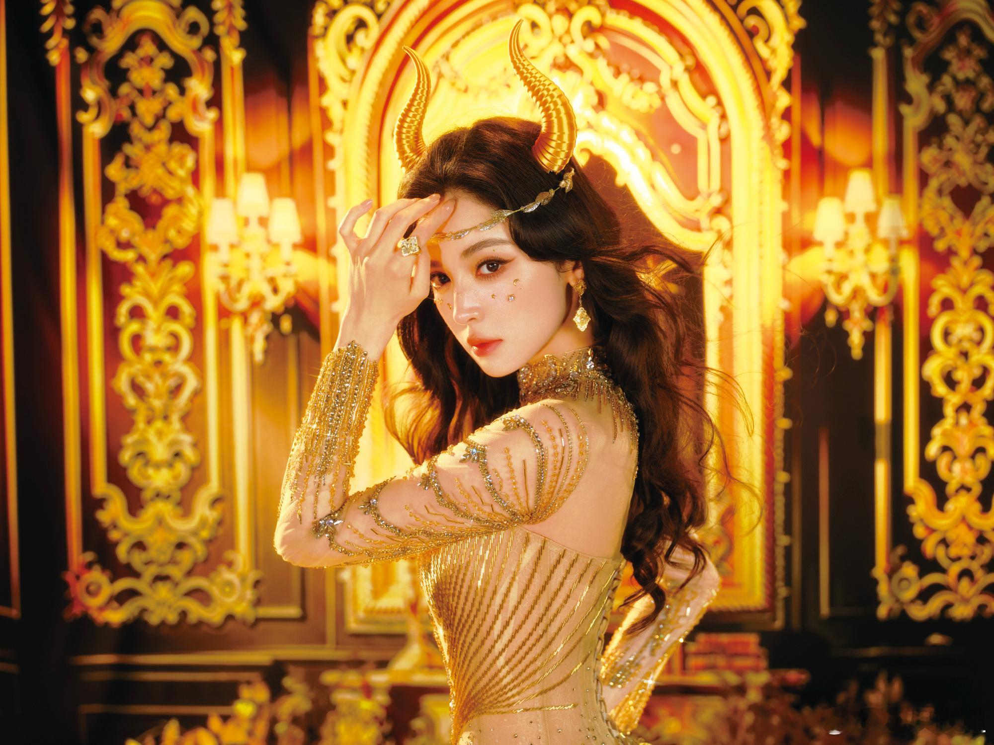 古力娜扎金牛座庆生照古力娜扎奢华宫廷风生日照这一身宫廷华服，大概就是金牛座“人间