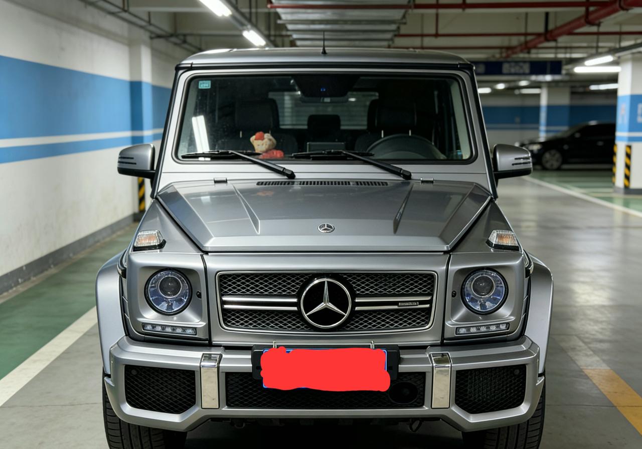 6.0tv12发动机。608马力。1000牛米。百公里加速，6.2秒。自重2.9