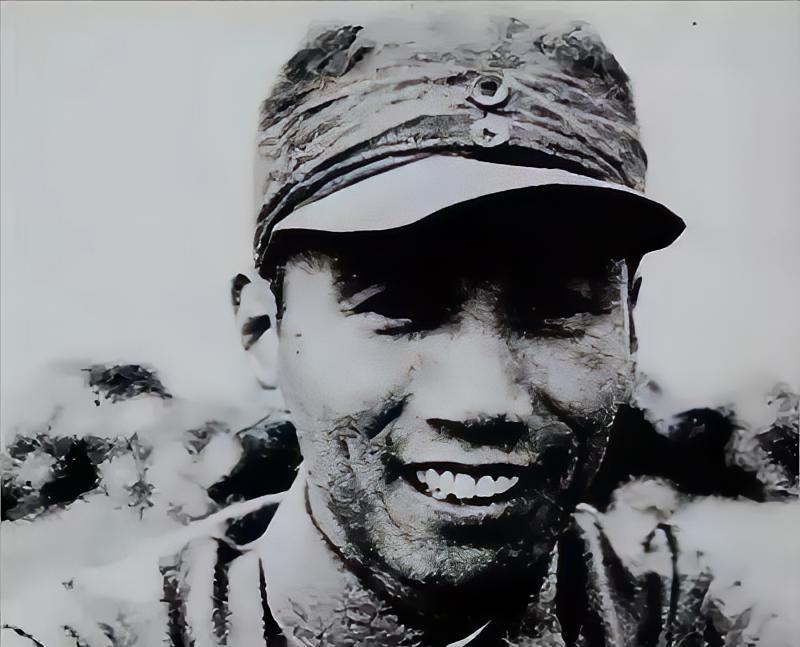 1941年，一个国军团长拖着山炮营投了新四军，重伤垂死被张爱萍硬给救活，谁都没想