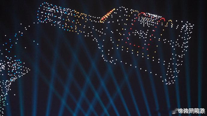 港星扎堆嗦燃面，央视天团逛古街，蜀南竹海、李庄古镇全是星光！山水配美食，这波明星