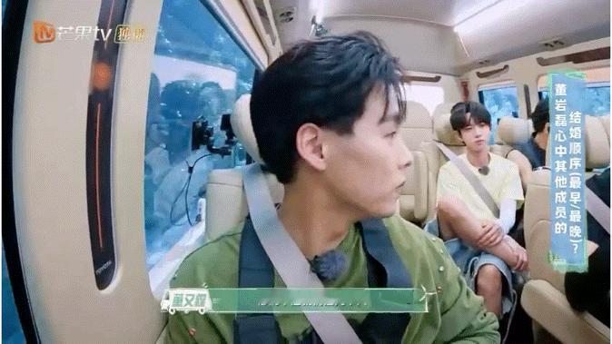 偶练选手上综艺说考虑结婚了 偶练选手在综艺上开启结婚话题，董岩磊等人都觉得周锐是