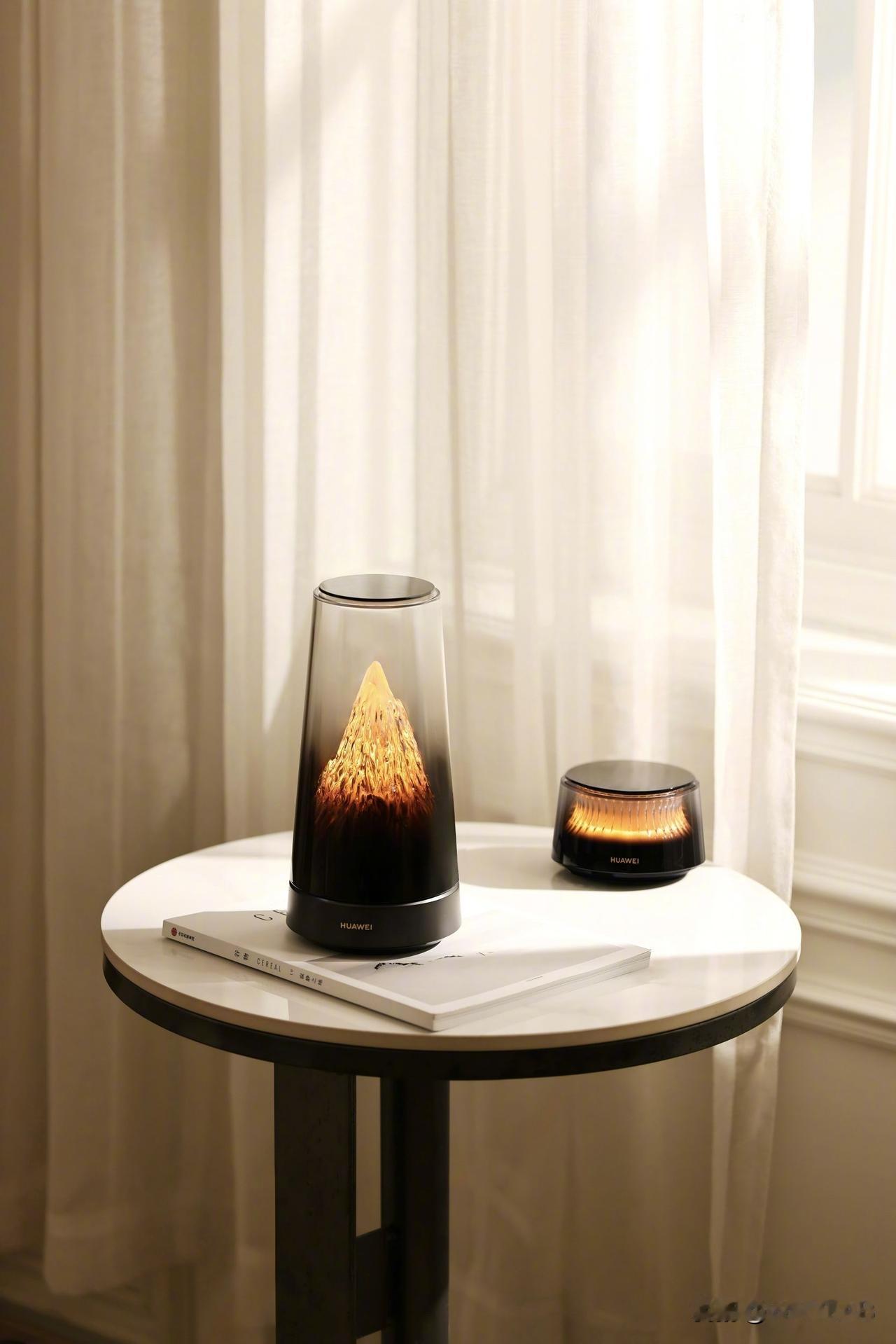 原来这是华为路由 X3 Pro 日照金山啊，还是子母路由的设计，11 月正式上市