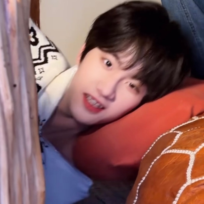 哦，这咬牙切齿的我家可怜小猫咪🥺 