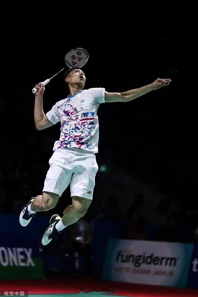 羽联劳模周天成0-2不敌大魔王奈良冈功大，首战开门黑

2025赛季出勤率最高的