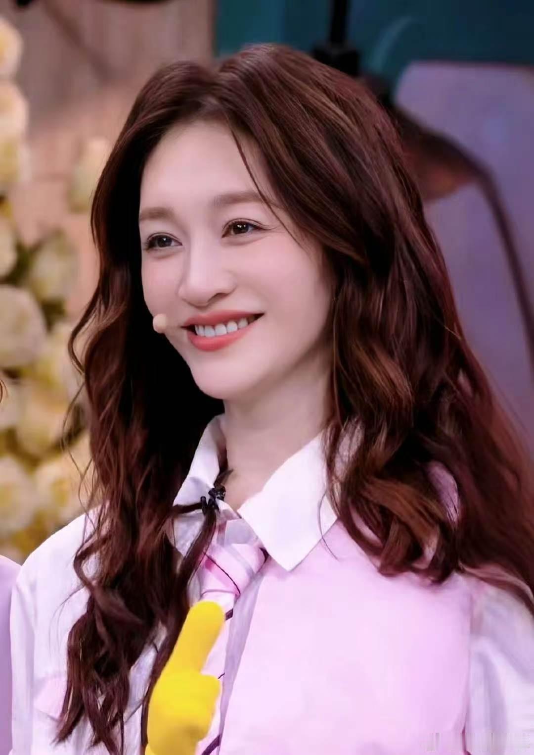 李小冉是真的想踢馆歌手 你好星期六节目组只邀约当观众，李小冉却认真筹备演唱，一首
