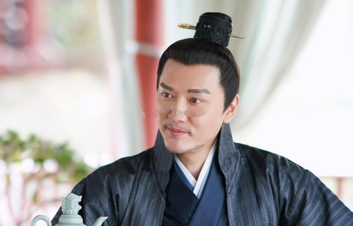 顾廷烨 二婚男他二婚的原因是他喜欢的曼娘本是青楼出身，在那个时代是不可能作为正室