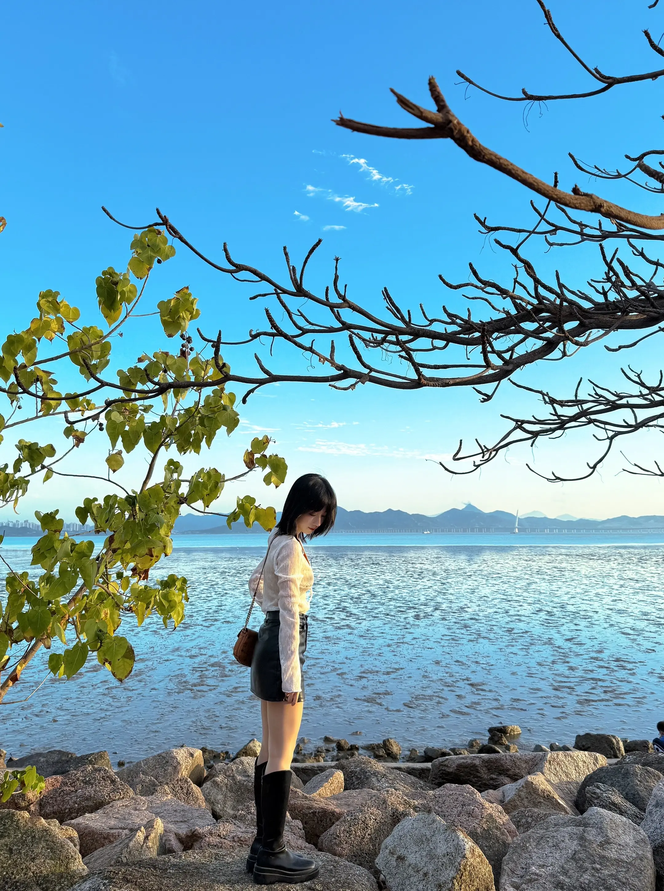 上一秒还在说用特别的人官宣一定很浪漫，再听时已十分感伤；才二十三，突然...