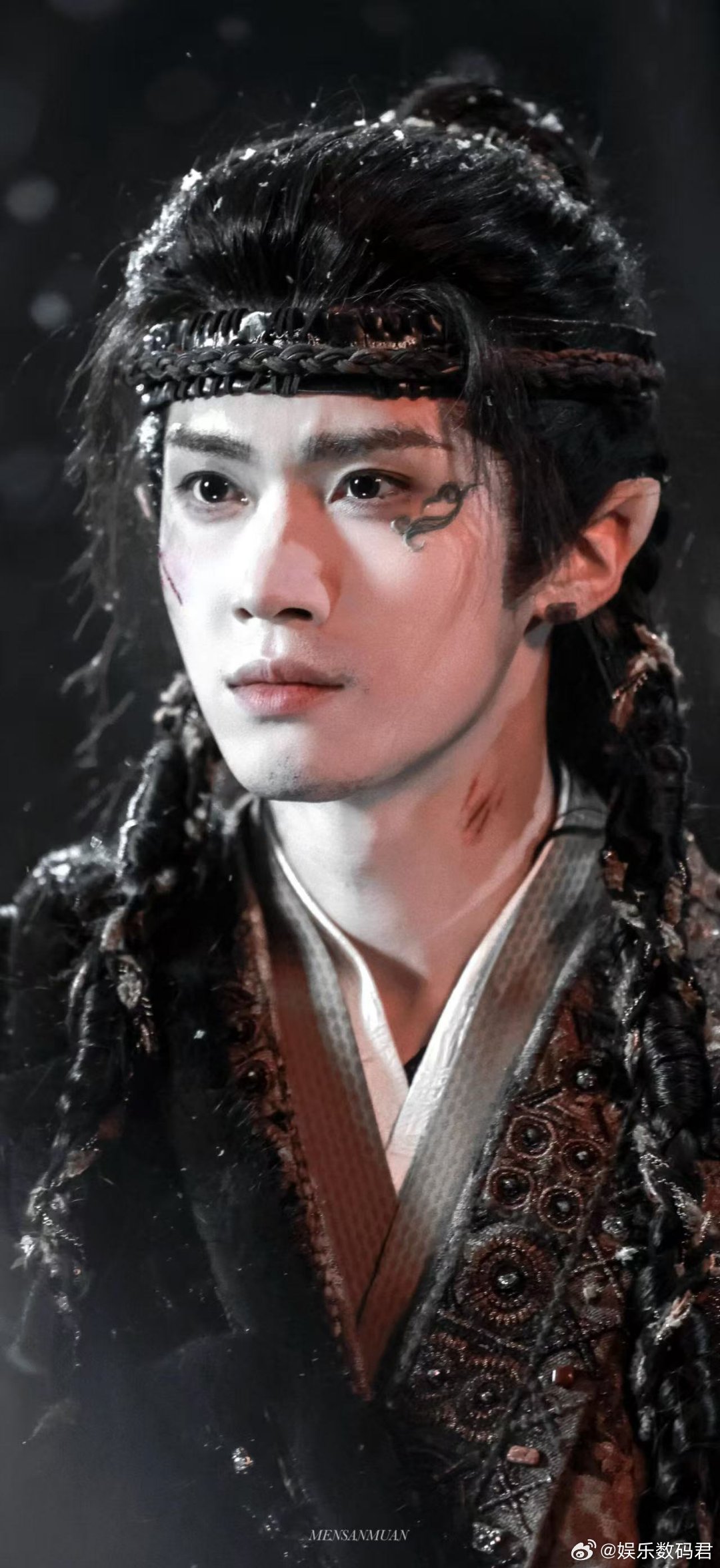 闫桉用眼神区分两个角色太绝了 厉劫看人的方式是疏离的，源无获看人的方式是带钩子的