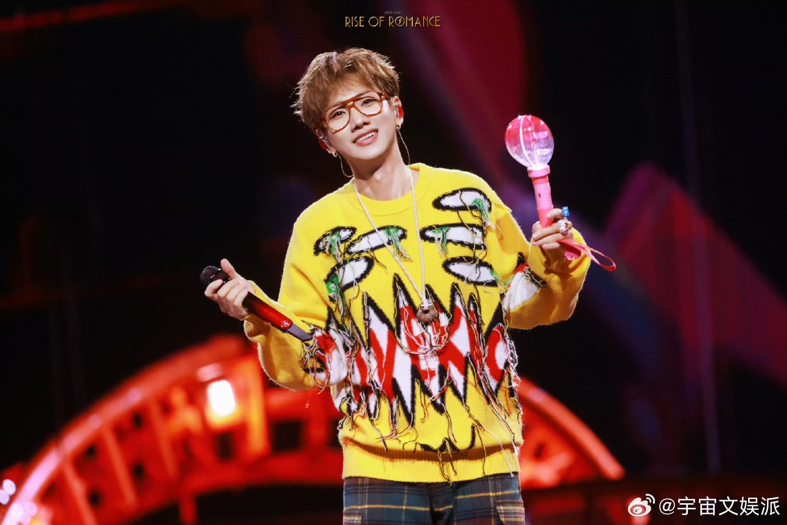 汪苏泷一切都可感可知可能汪苏泷大合唱的回响 汪苏泷用舞台书写浪漫，repo里满是