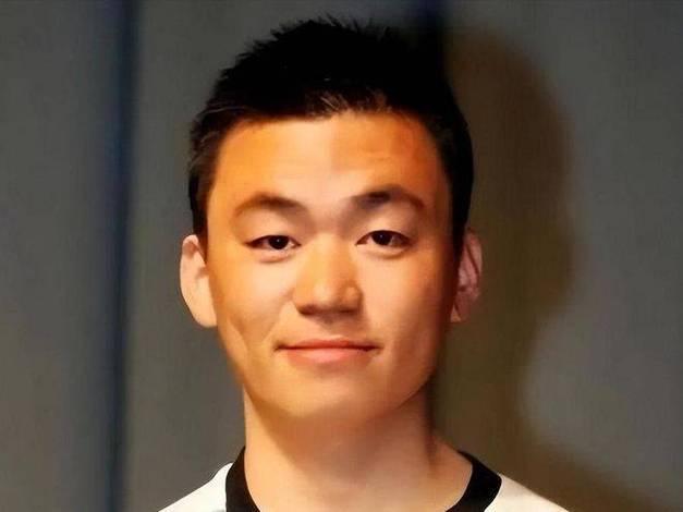 经历和马蓉那场轰动全网的离婚风波后，王宝强彻底走出情感阴霾，如今与女友冯清的恋情