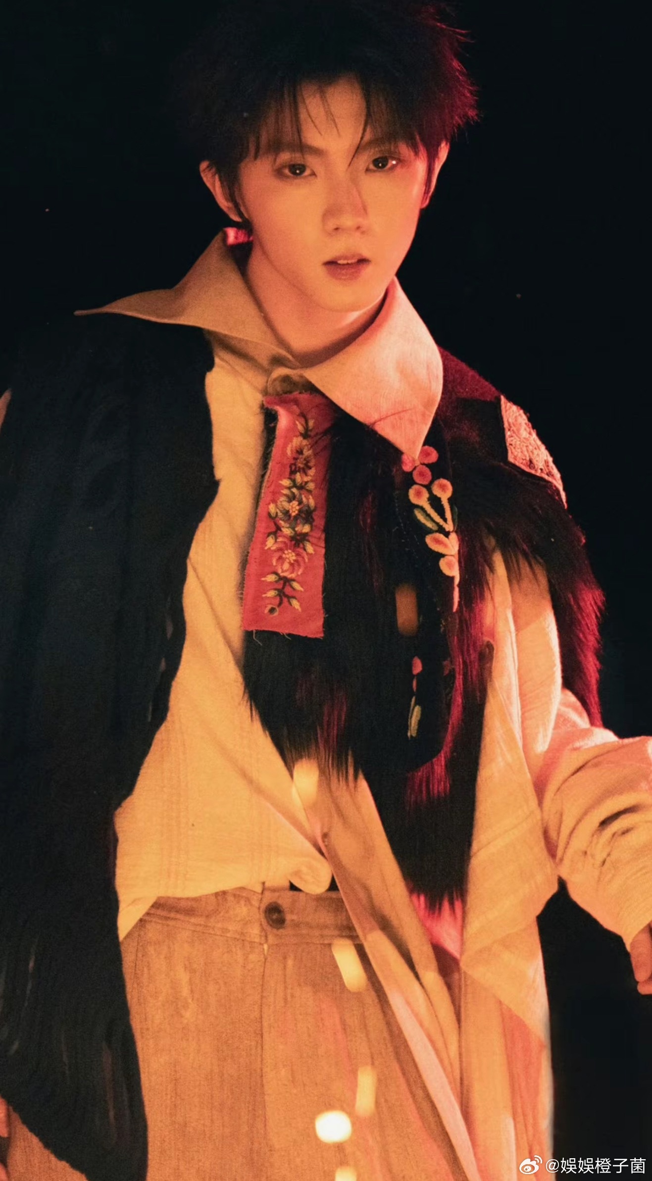 马嘉祺睥睨一切的眼神所有人 严肃等待《心室》马嘉祺[超话] ​​​