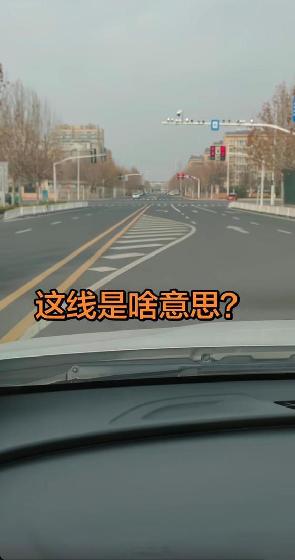 老司机说说，这个线要绕过去还是能压着走？ 