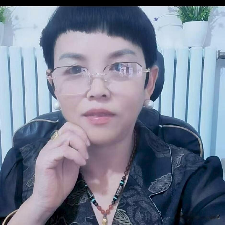 猜一下我的年龄，，透露一下，2个数字加起来等于7，猜一下我多大了？