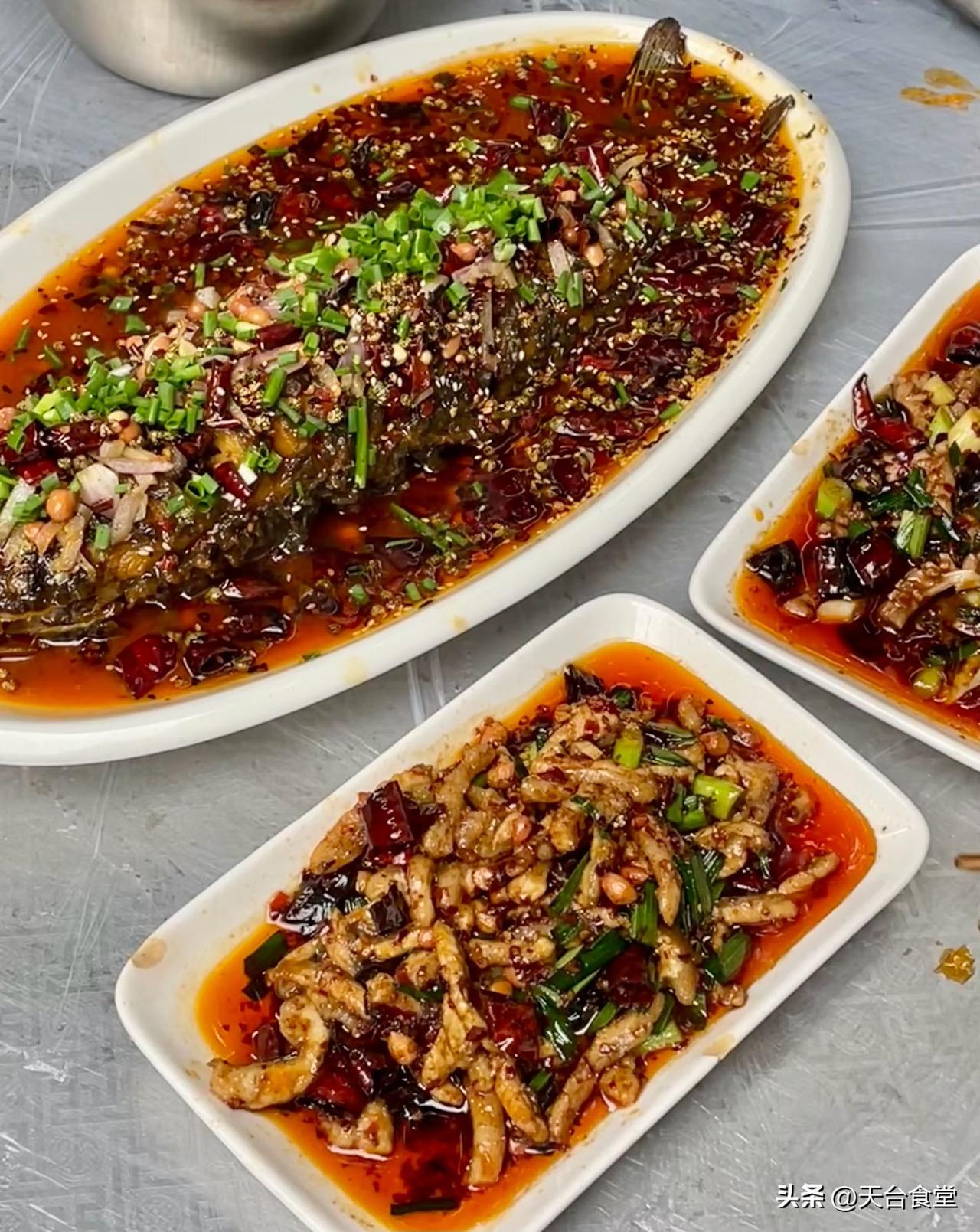 贵州人的家常饭堂怎么会是川菜，奇了怪了，炝锅鱼宫爆腰花宫爆猪板筋，腰花嫩入口小酸