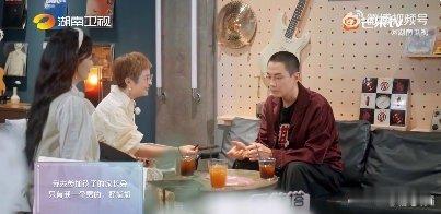 李承铉也害怕开家长会李承铉透露第一次参加lucky班上聚会，作为唯一男性面对妈妈