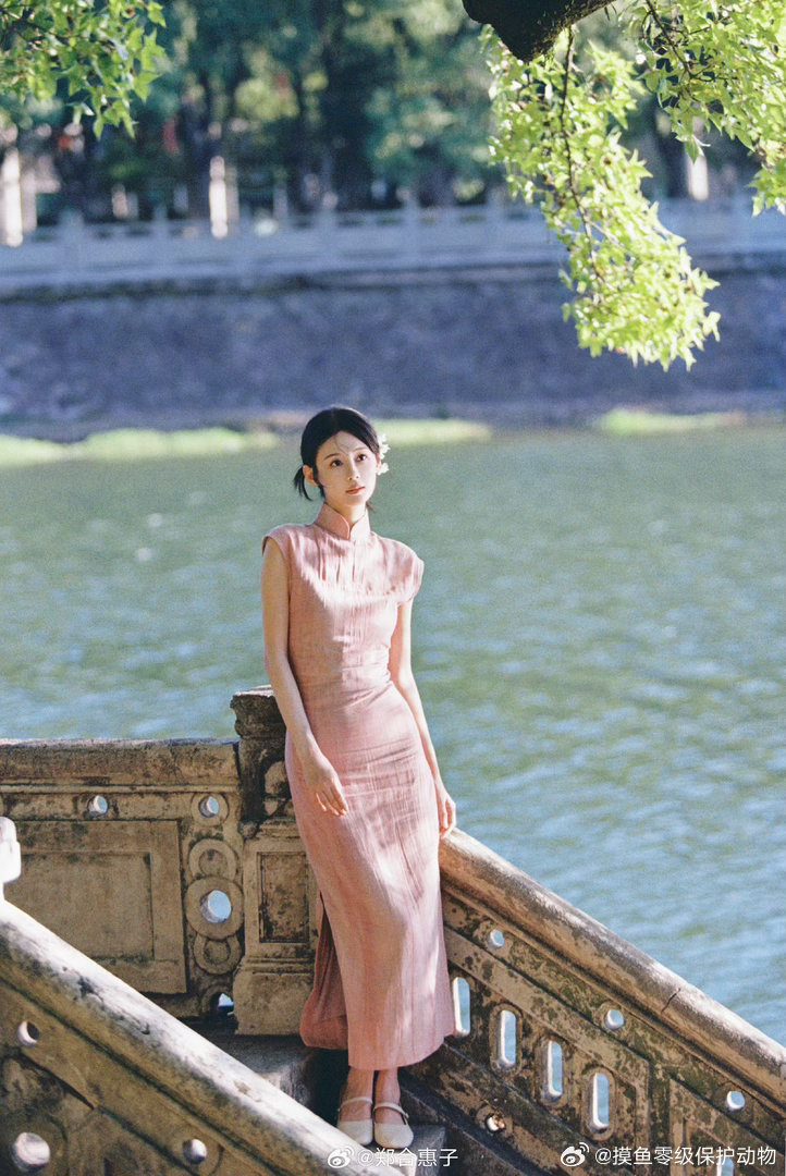 郑合惠子现偶严选初恋 九年过去，她依然是那个让人一眼心动的存在。暗恋时的小心机、