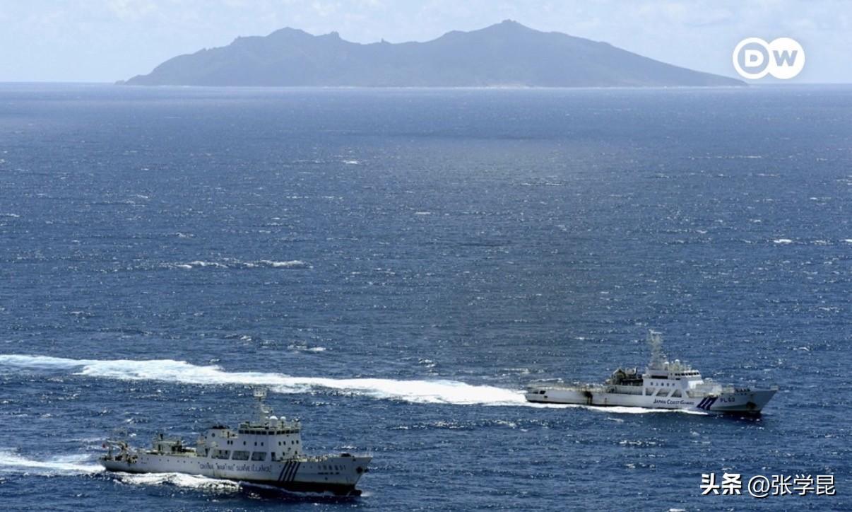 德国之声今天报道：“周二（7月7日），日本和中国的海警船只在争议岛屿附近发生对峙
