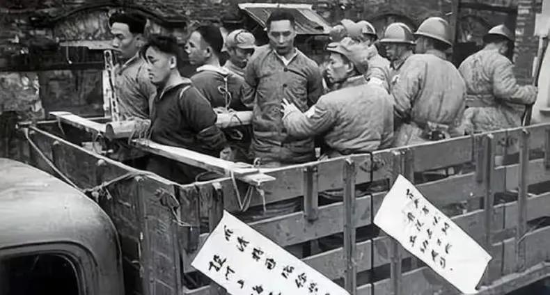在民国乱世的绥远，王英曾是令人胆寒的“狠角色”。他出身绥远后套大地主家庭，自小便