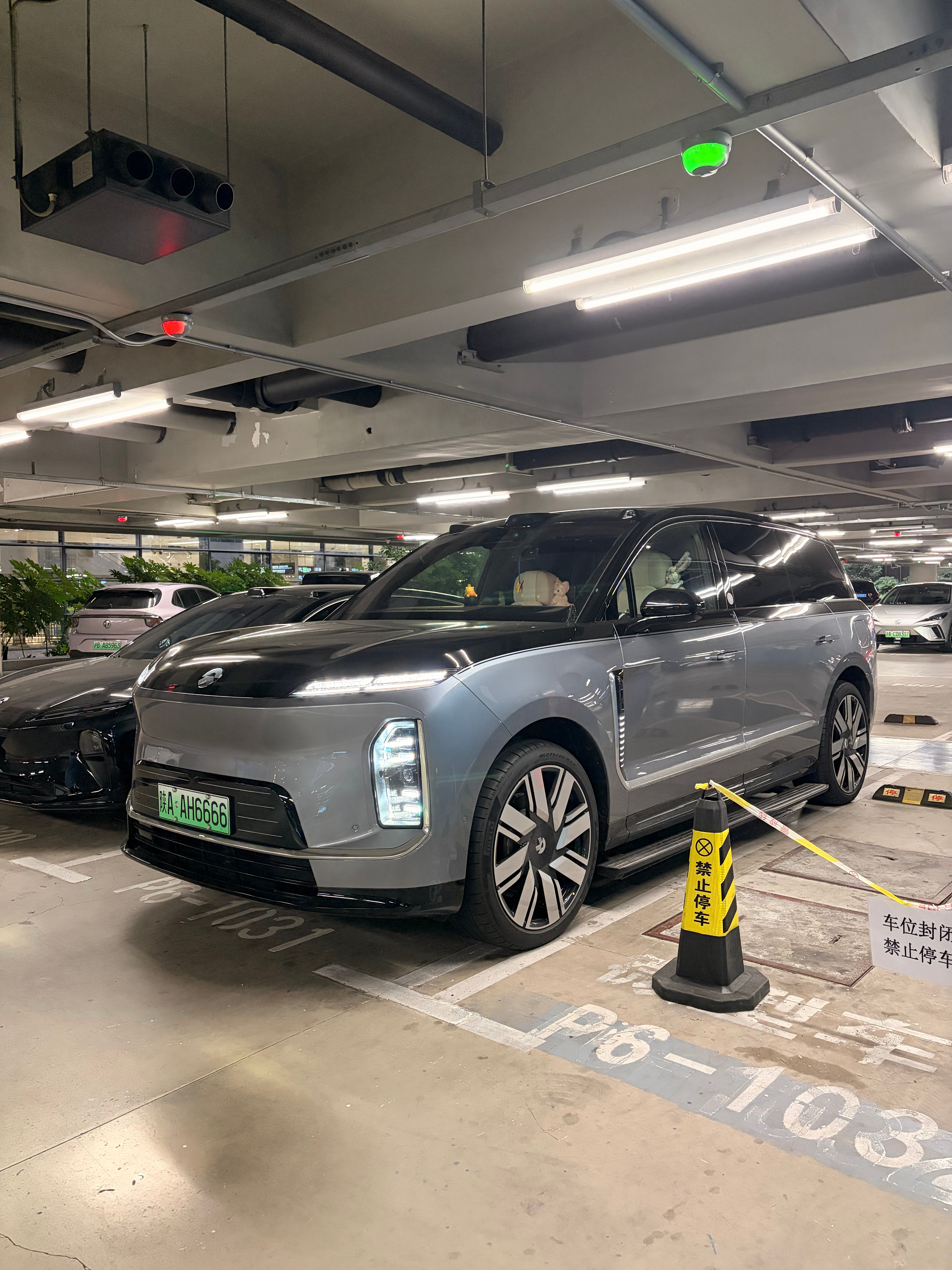 终于回来了蔚来es9 驾享真方便 上海·上海虹桥国际机场