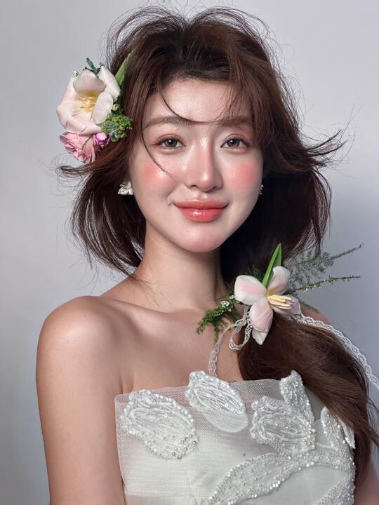 婚纱照鲜花造型🌸