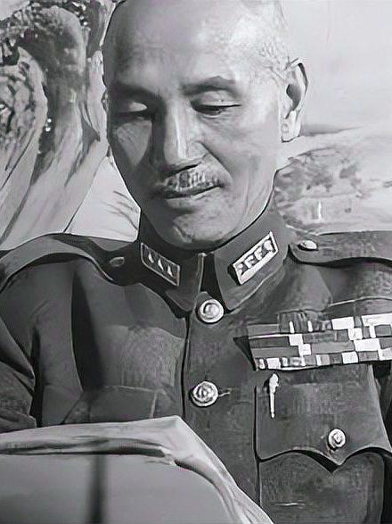 蒋介石凝视元帅名单长叹，独对陈毅由衷叹服：此人真乃劲敌
 
1955年开国十大元