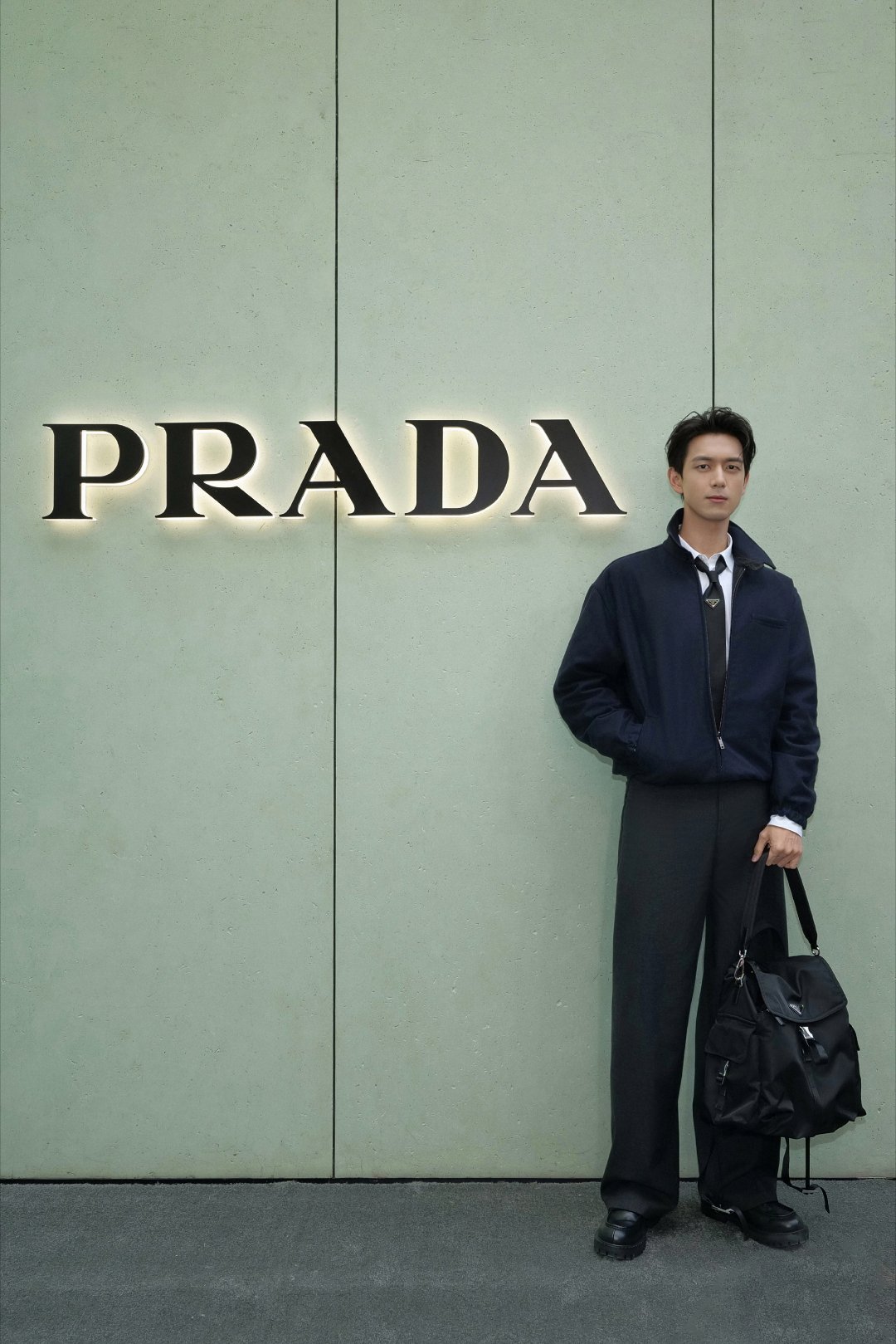 prada代言人李现 lx李现 10月25日  星期天  晴🌞晨露微凉，桂香依