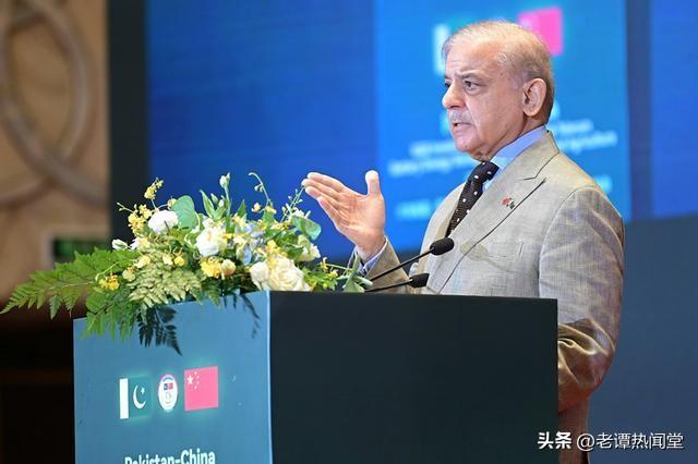 杭州峰会！巴铁总理当众表态：要做南亚“小中国”
 
5月24日杭州，巴总理夏巴兹