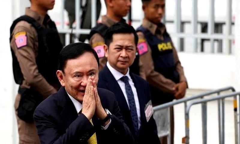 泰国前总理他信的公司买卖，引发出一场近二十年的纠纷，还没个尽头。
 
他信当初动