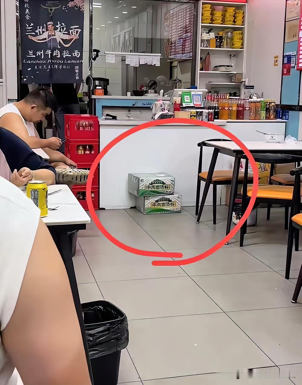一直以为“兰州牛肉拉面”是牛骨汤[泪奔][泪奔][泪奔]