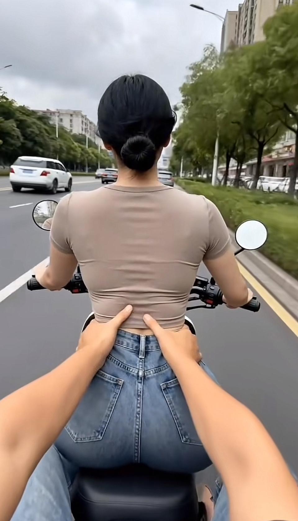 我的今日状态：😎自信酷炫
我这里的天气：⛈️雷雨