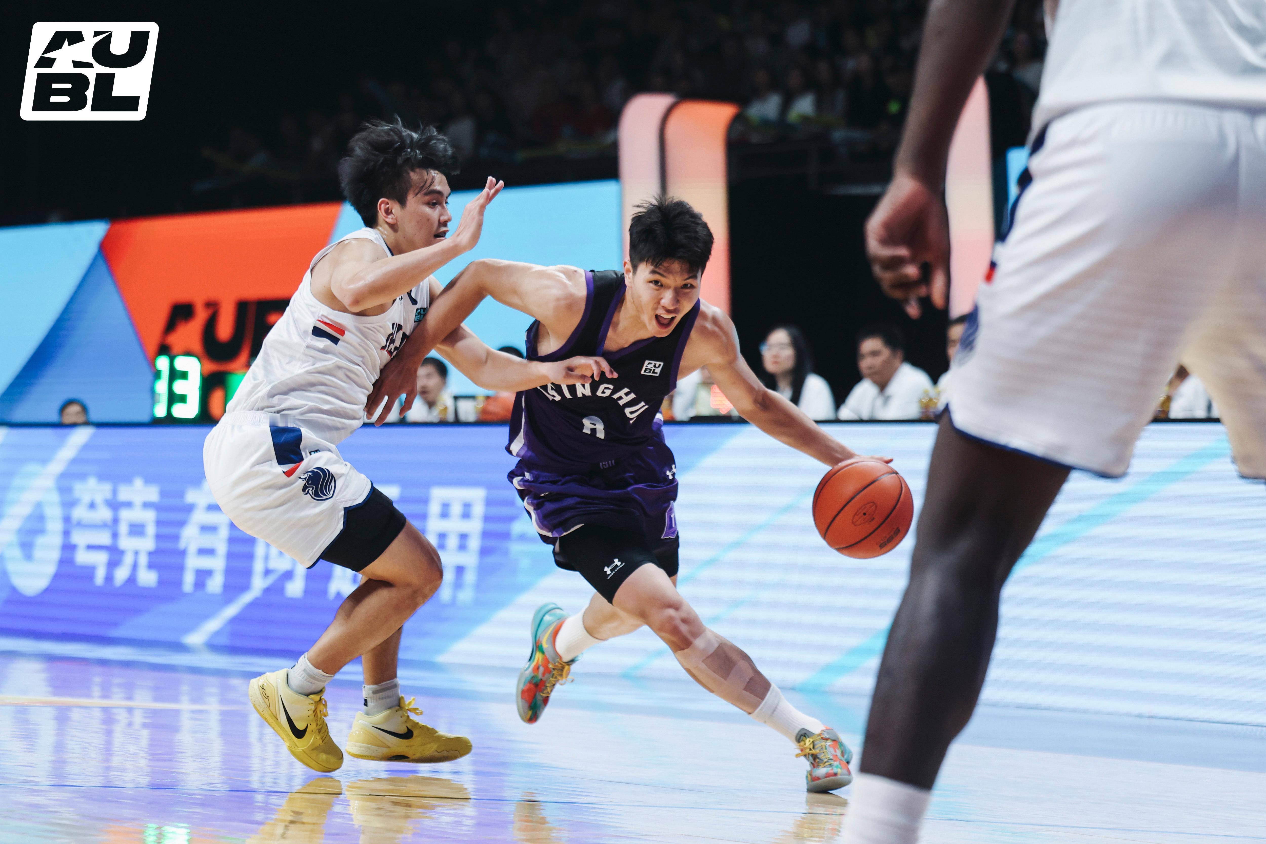 姚明邓超观战AUBL决赛 AUBL总决赛巅峰对决恭喜政治大学夺得本届AUBL总冠