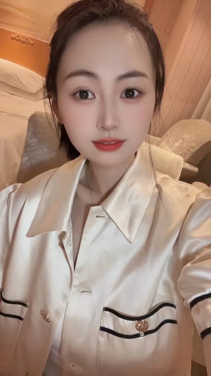 以前不说话，是在生气，现在不说话，是在调整情绪…