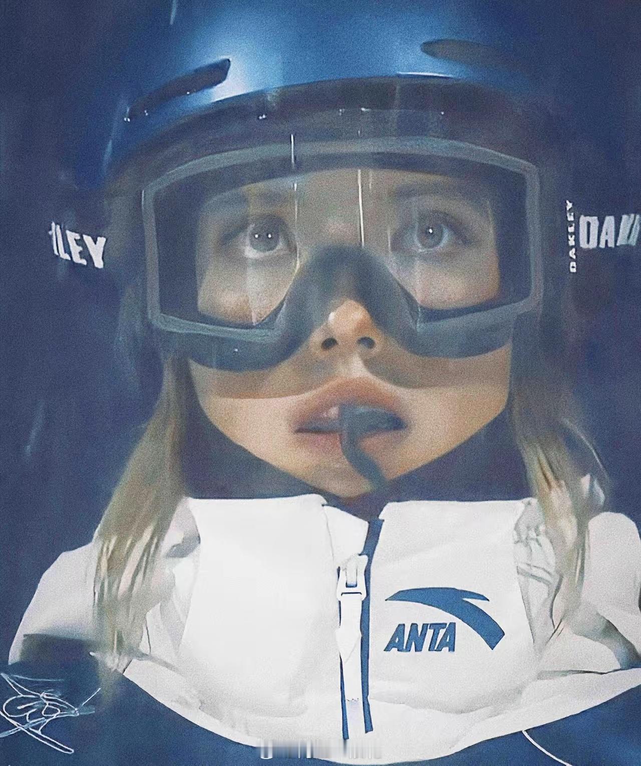 谷爱凌U型场地数据近乎完美随着大年初一的决赛结束，谷爱凌荣获一枚宝贵的银牌，也终