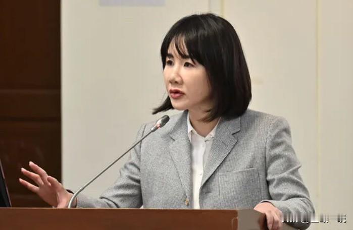 魏平政称谢衣鳯不会脱党参选 本人呛：不该由曾脱党的人替我回答

针对魏平政称“不