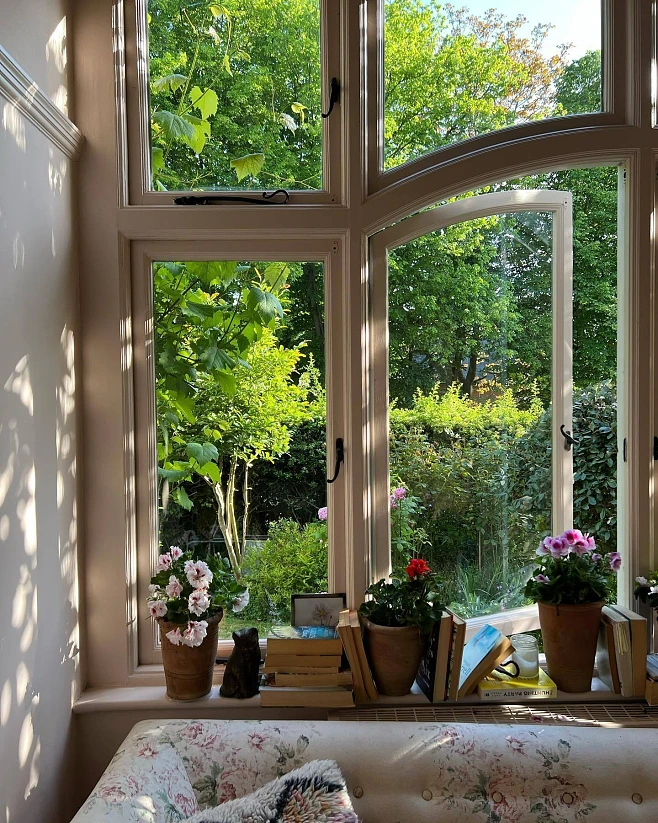 没有人能让你不快乐，是你选择了让自己不快乐。——《蛤蟆先生去看心理医生》 ​​​