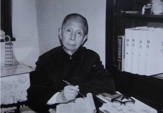 1955年，蒋介石的女婿被捕，妻子蒋瑶光急的团团转，随即去找周总理求情，周总理指