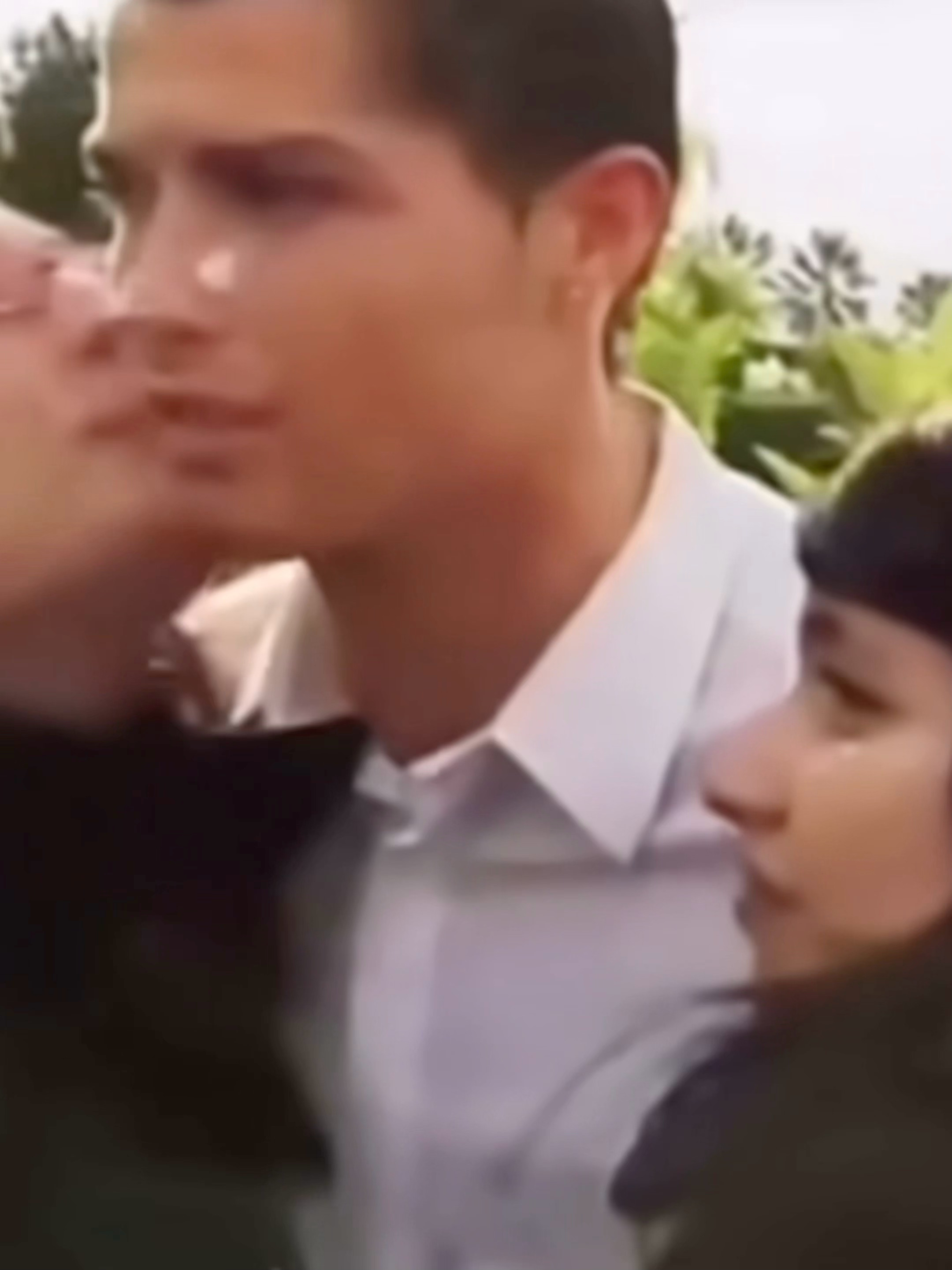 男孩子在外要好好保护自己