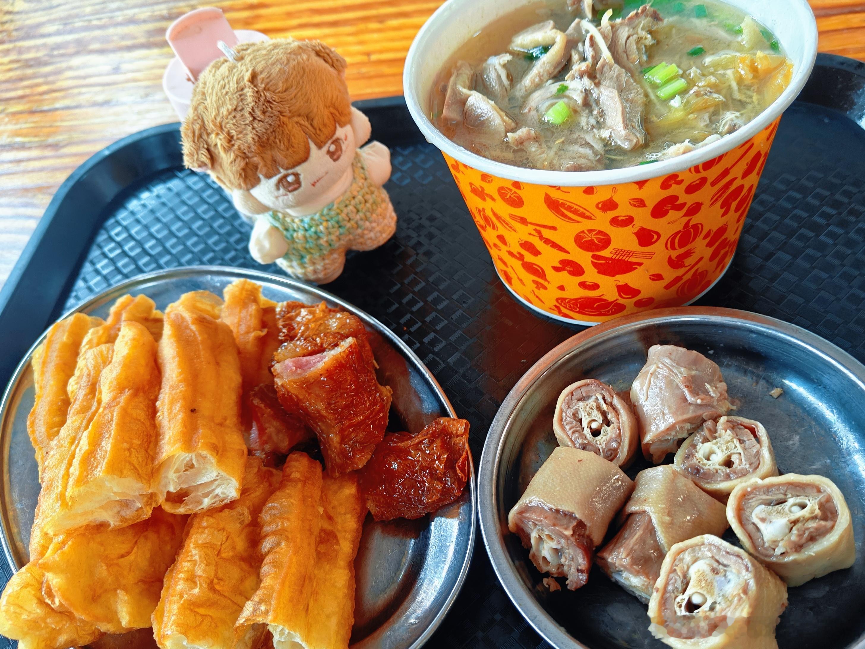 米奇跟我打卡，小瓜陪我吃饭，都吃了吗 